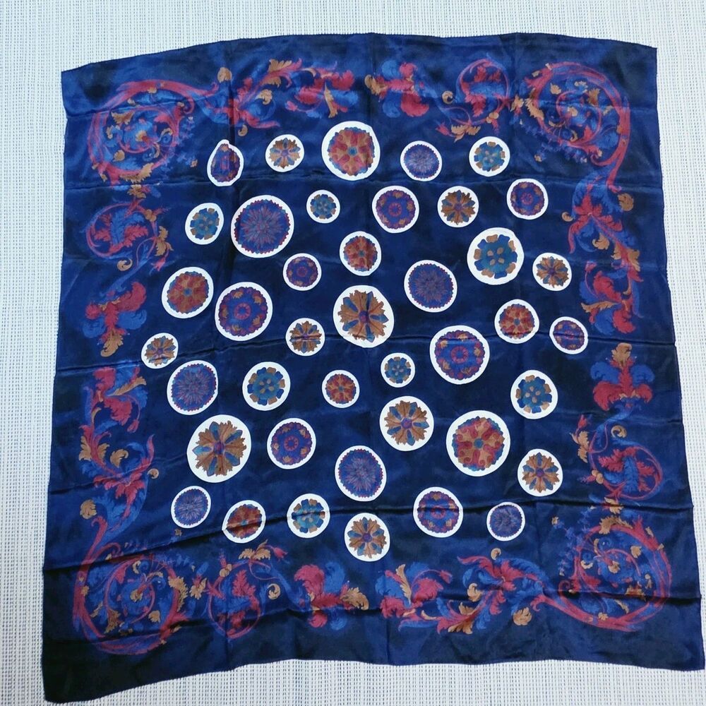 Vintage 80'S GINNIE JOHANSEN Pure Silk Floral Floral Hand Rolled Edges Scarf